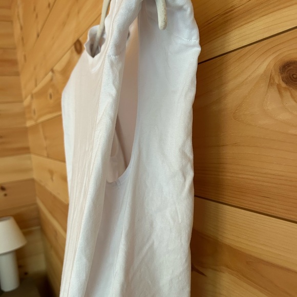 Babaton Padded Muscle Tank - Picture 6 of 11